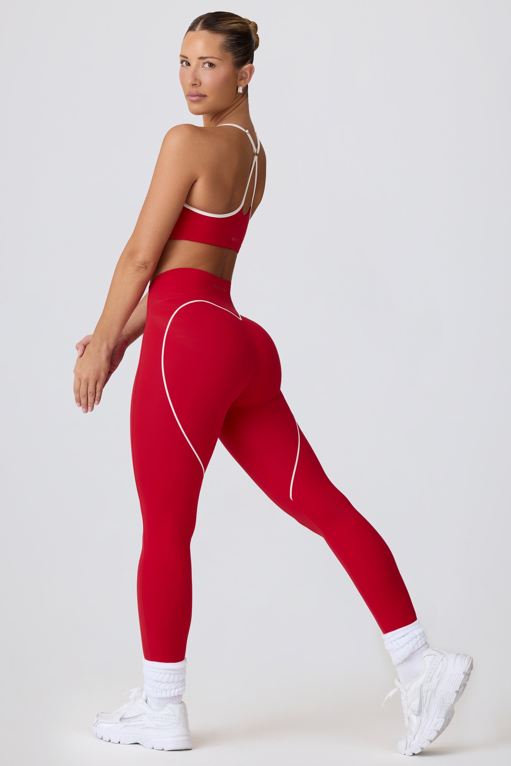 Soft Active Mid-Rise Leggings in Hot Red – Bo+Tee