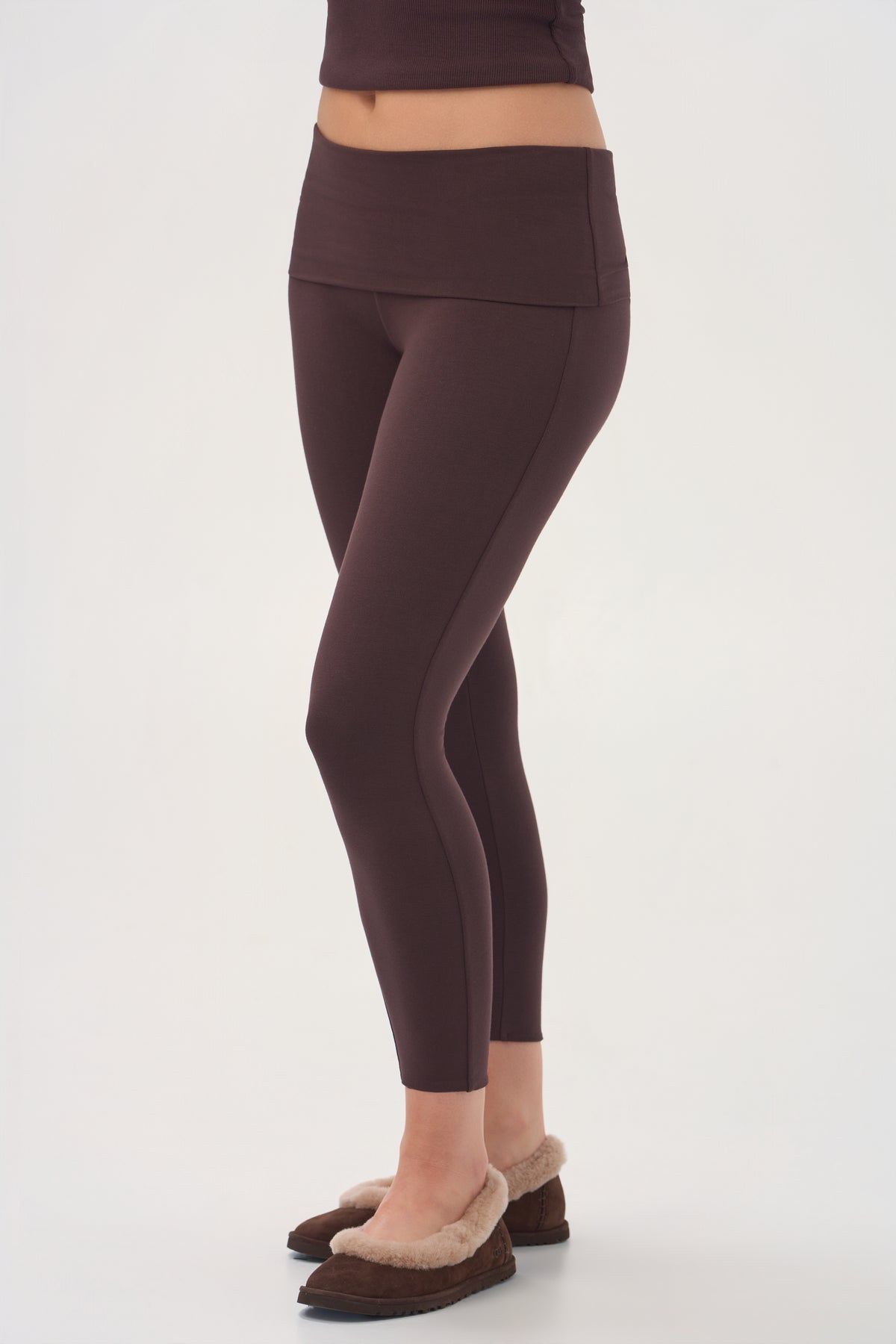 bo-and-tee-buttercloud-7/8-leggings-in-espresso_BT16512Espresso_3.jpg