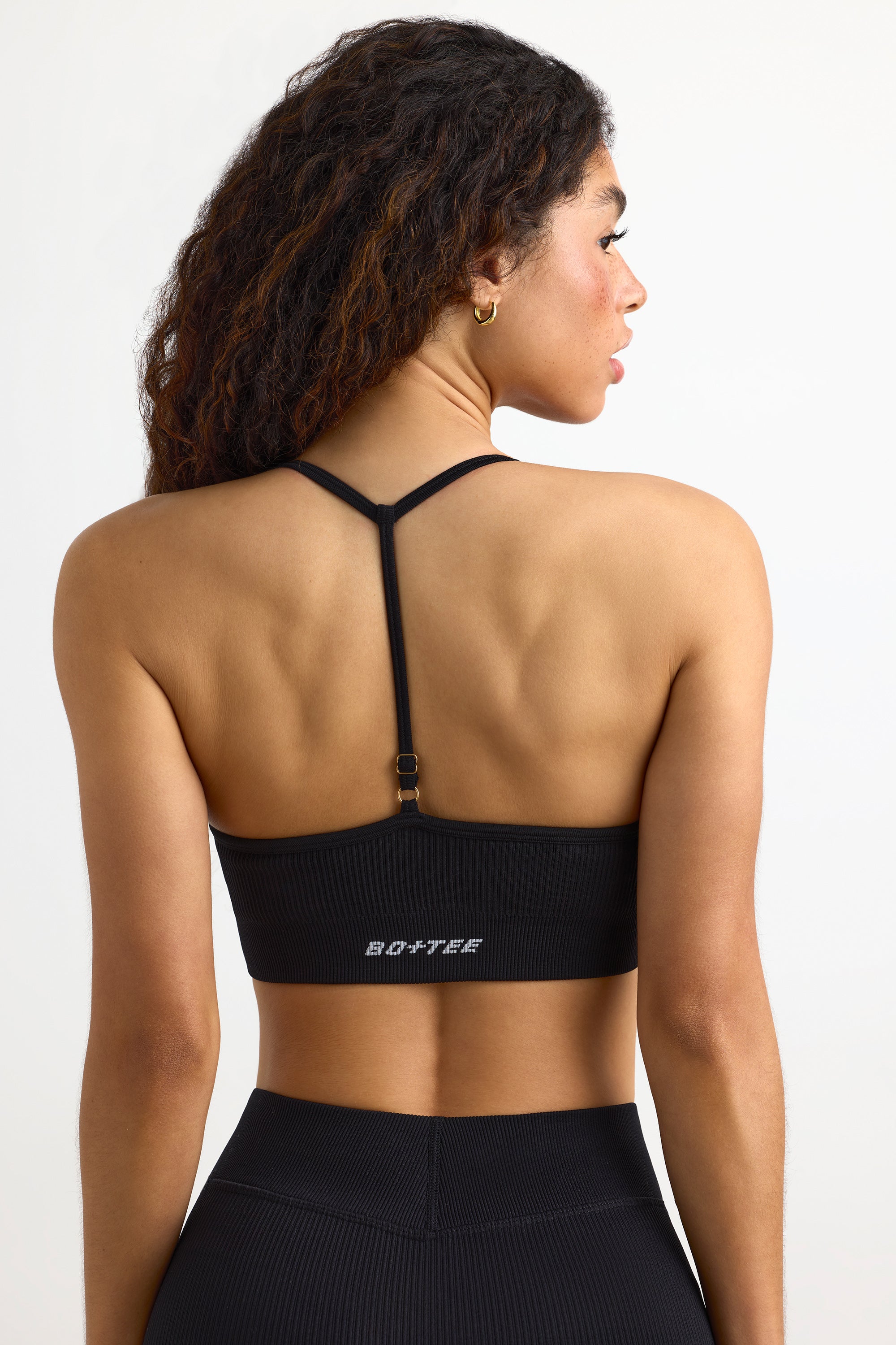 Breathe - FlexiRib Scoop Neck Sports Bra in Black