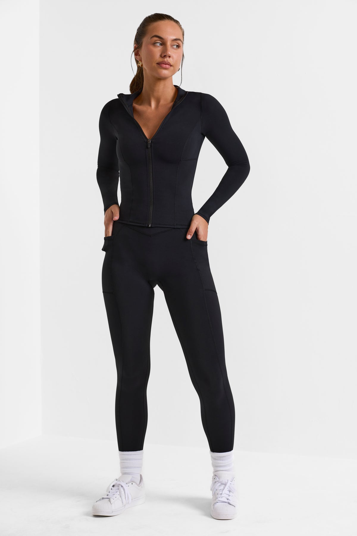 BT0699_3_Advantage-Black-Leggings-Pockets.jpg