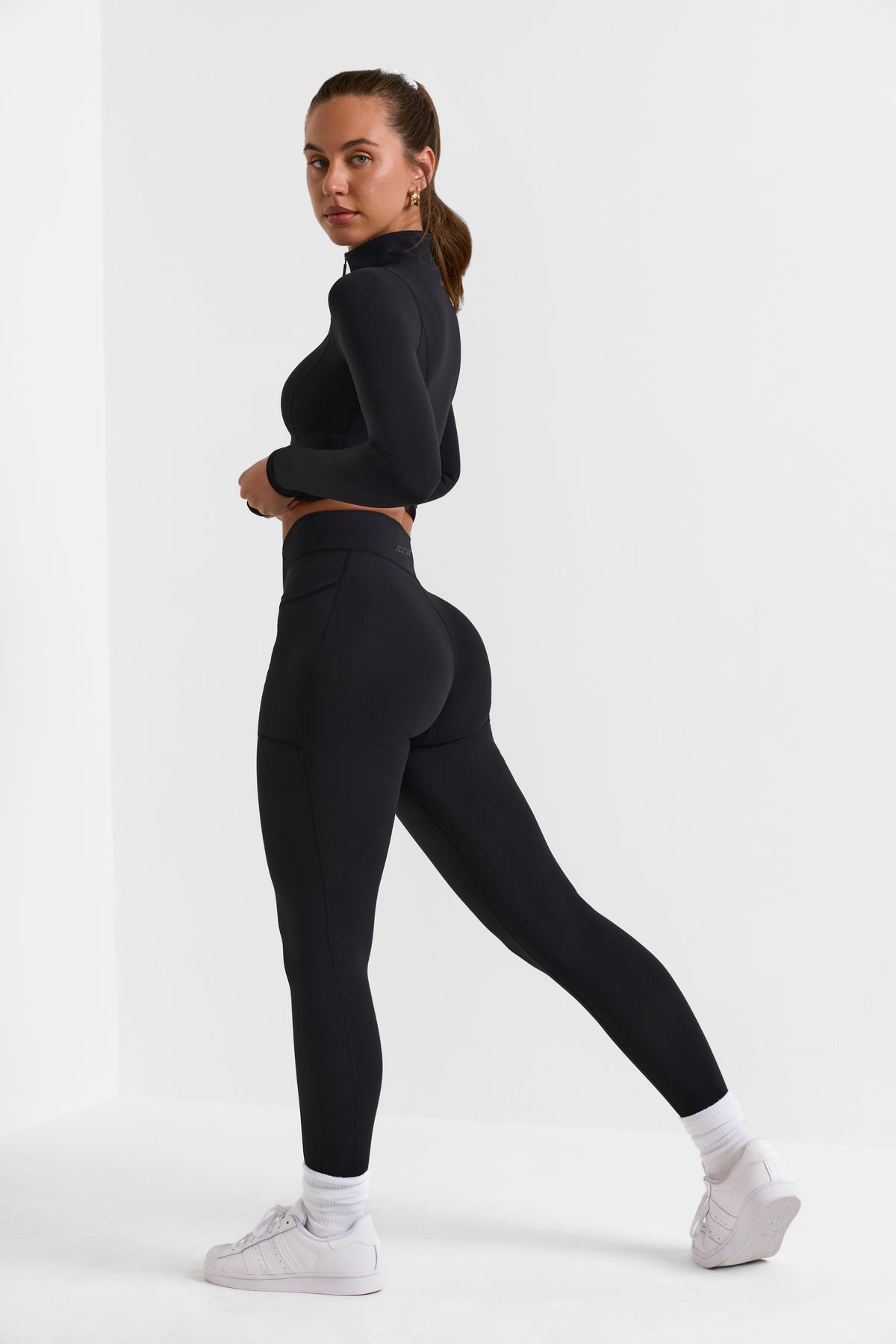 BT0699_5_Advantage-Black-Leggings-Pockets.jpg