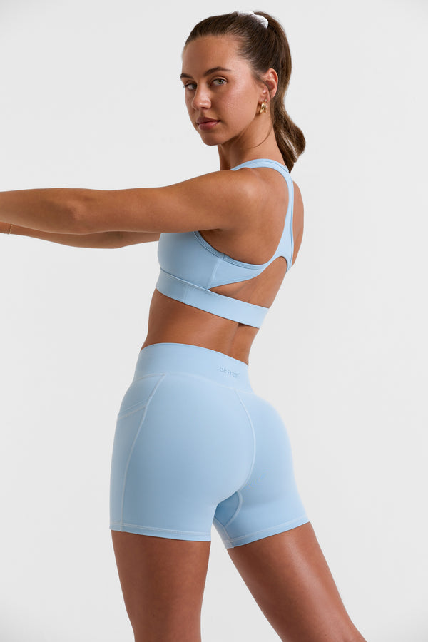 Bounce - Mini Shorts with Pockets in Ice Blue