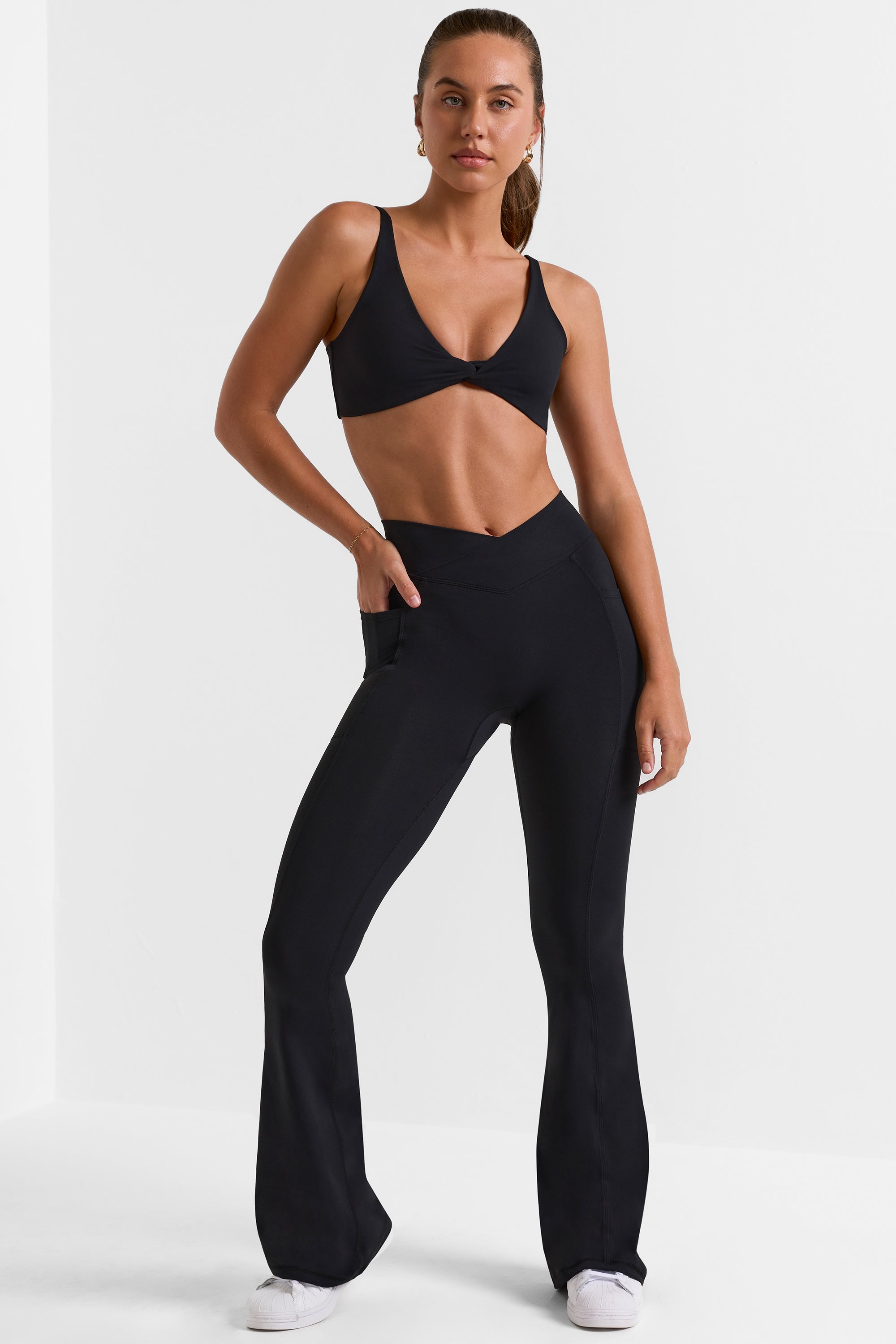 Match Cross Waistband Flare Pocket Leggings in Black