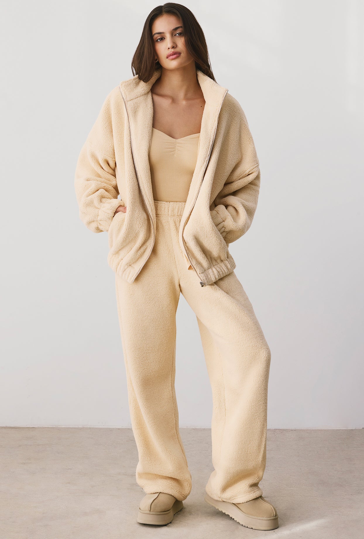 Cushy - Oversized Fleece Zip Up Jacket in Cashmere