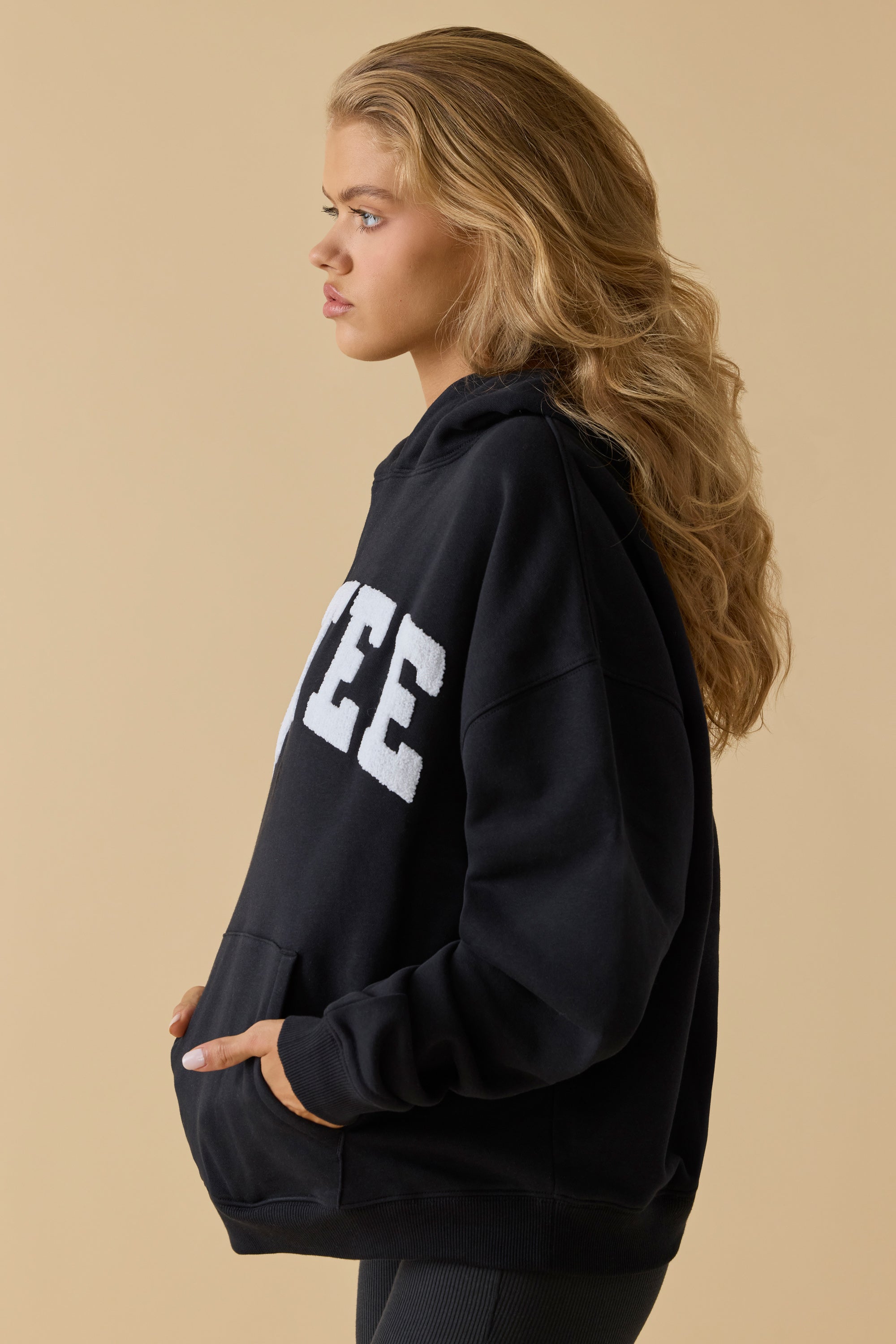 Hero - Oversized Hooded Sweatshirt in Black