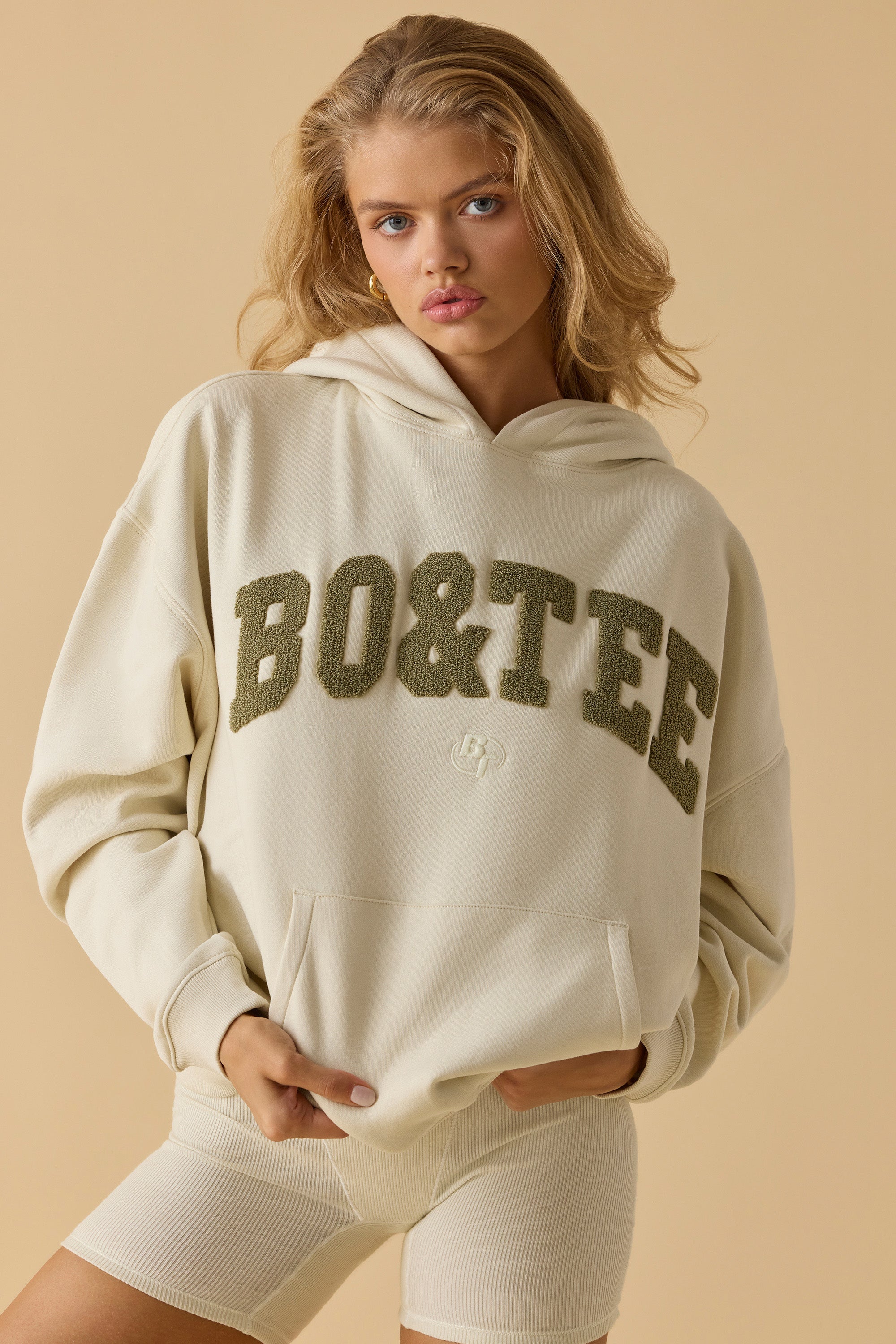 Hero - Oversized Hooded Sweatshirt in Bone