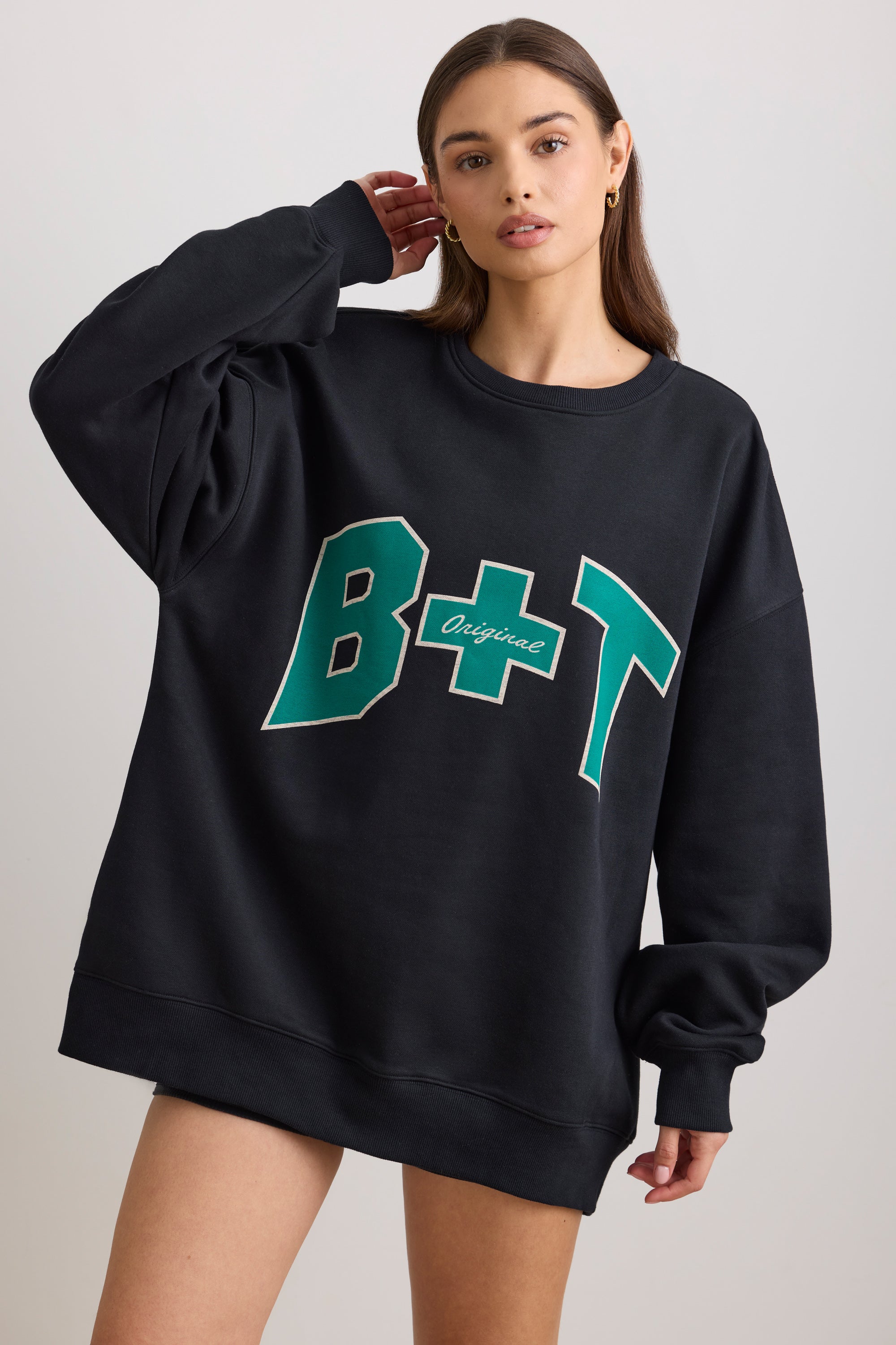 Classic - Oversized Crew Neck Sweatshirt in Black