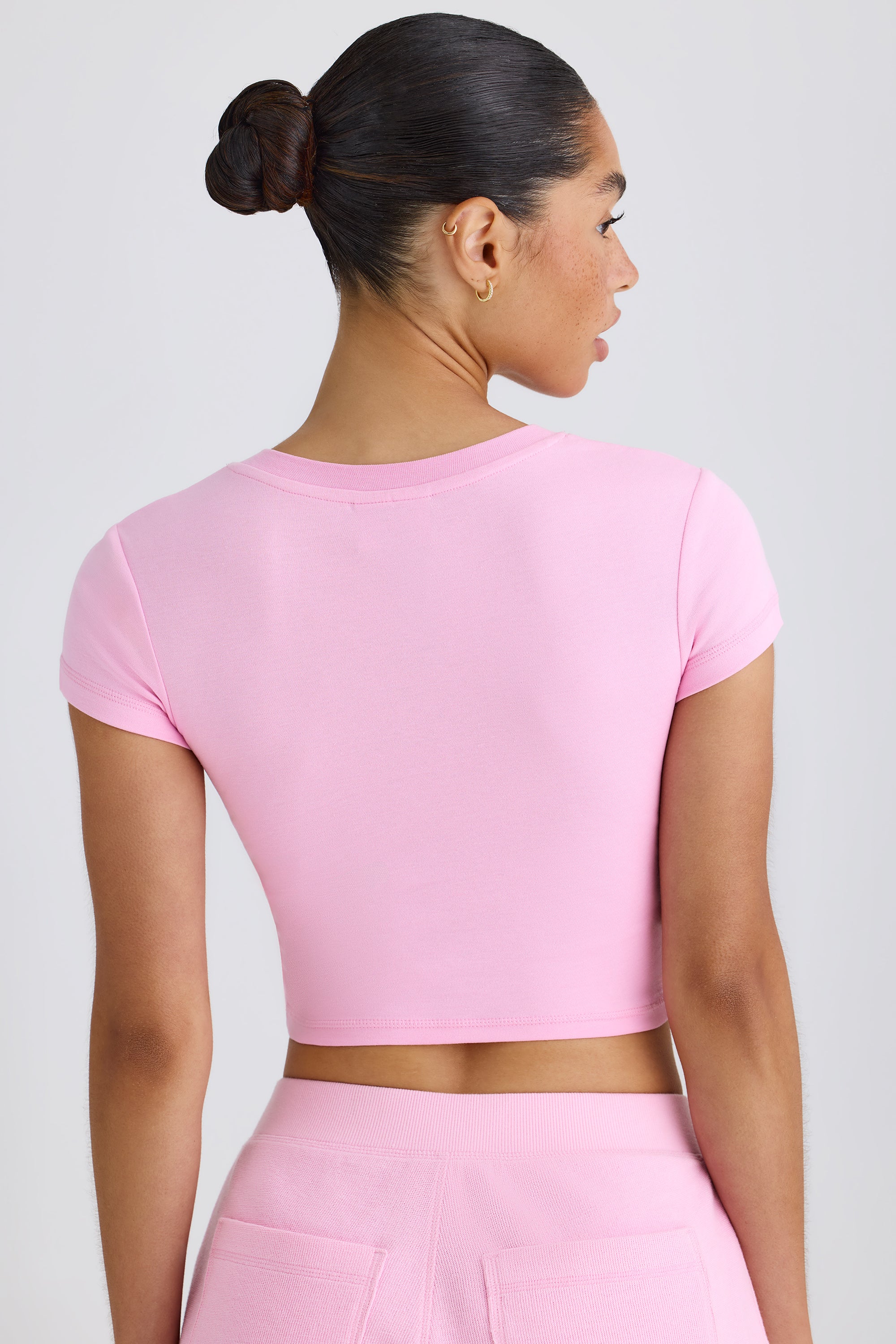 Graphic-Print Cropped T-Shirt in Bubblegum Pink