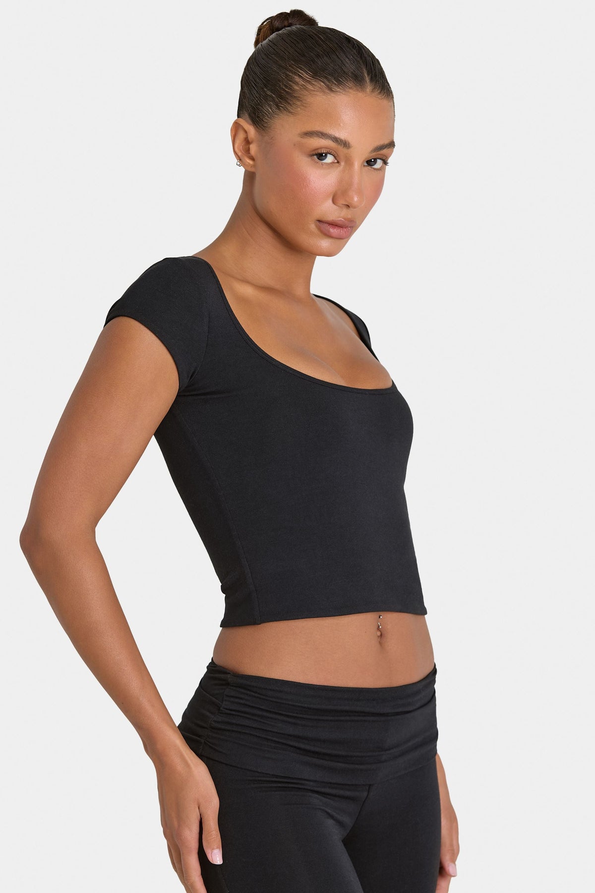 Bo+Tee model Kiele wearing the ButterCloud Full Top in Black Modal fabric perfect for casual brunches