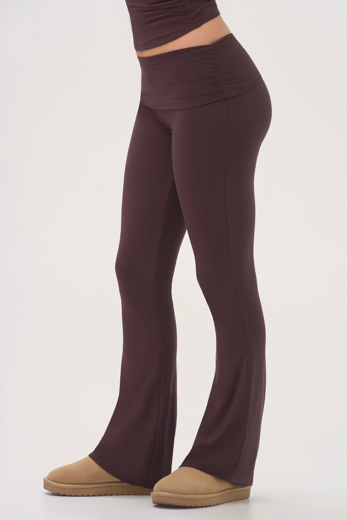 bo-and-tee-buttercloud-flared-leggings-in-espresso_BT11319Espresso_3.jpg