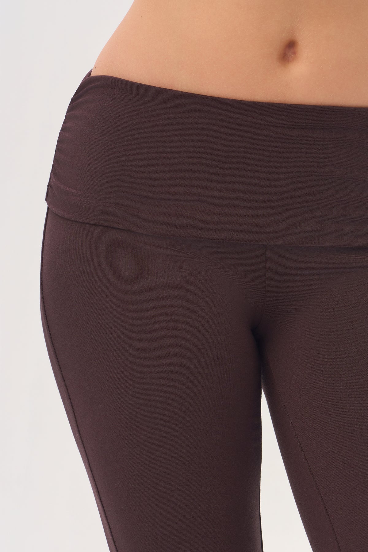 bo-and-tee-buttercloud-flared-leggings-in-espresso_BT11319Espresso_5.jpg