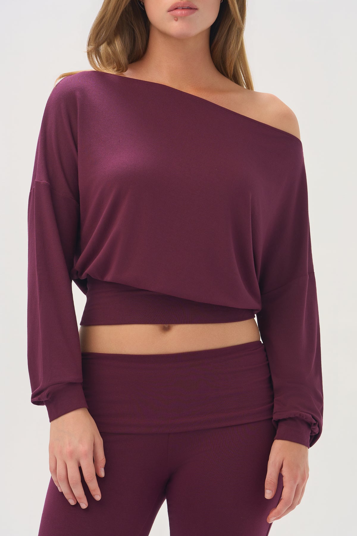 bo-and-tee-buttercloud-slouchy-off-shoulder-top-in-plum_BT16567Plum_4.jpg
