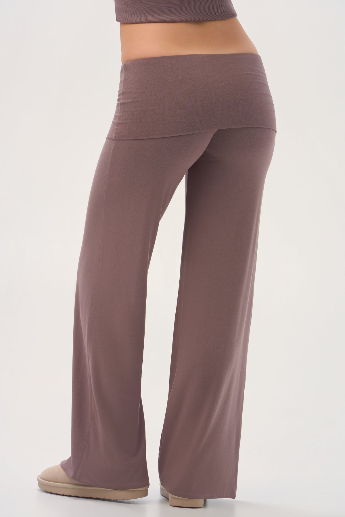 bo-and-tee-buttercloud-wide-leg-trousers-in-chestnut_BT16540Chestnut_5.jpg