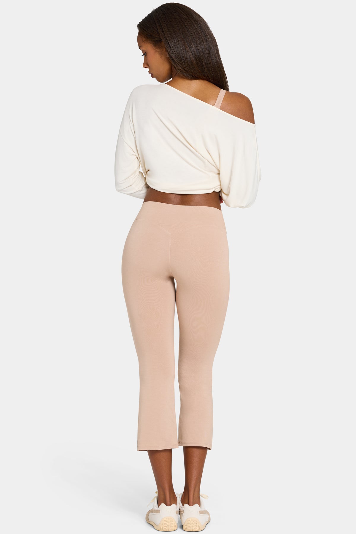 bo-and-tee-buttercloud™-flared-capri-leggings-in-oatmeal_BT16502LightBrown_5.jpg