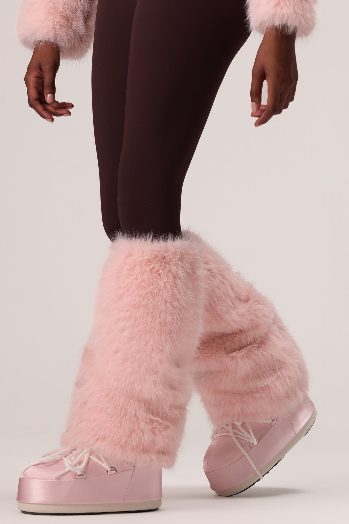 bo-and-tee-faux-fur-boot-covers-in-powder-pink_BT16330PowderPink_4.jpg