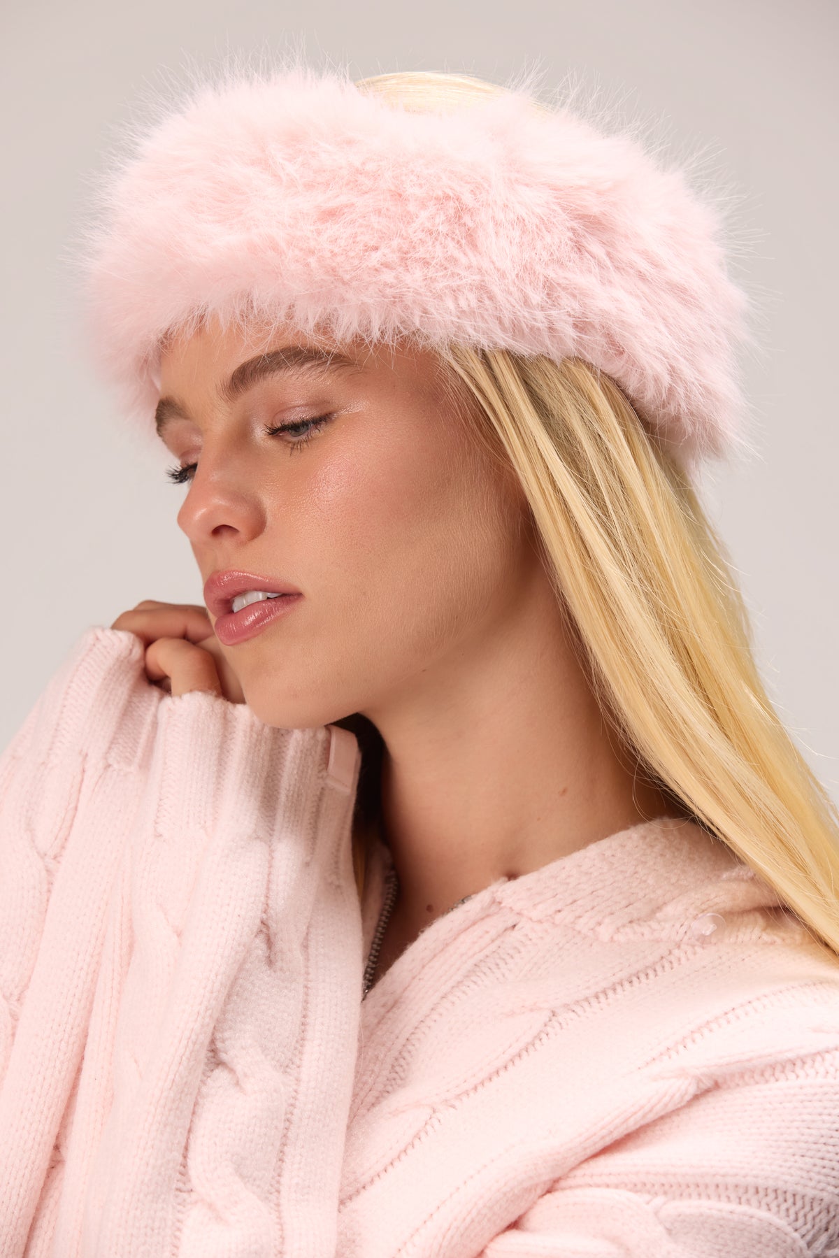 bo-and-tee-faux-fur-headband-in-powder-pink_BT16335PowderPink_3.jpg