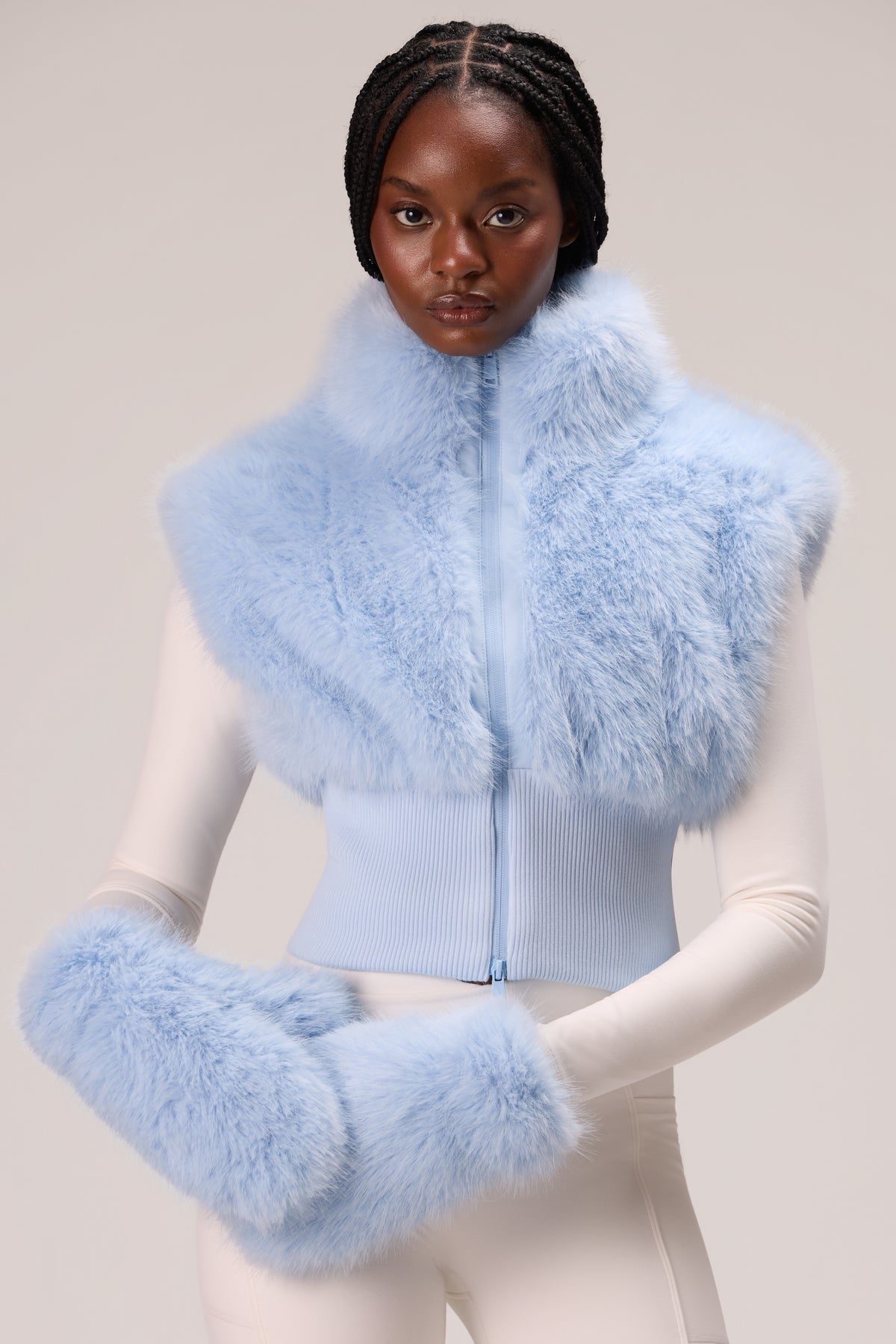 bo-and-tee-faux-fur-tote-mitts-in-powder-blue_BT16333PowderBlue_5.jpg