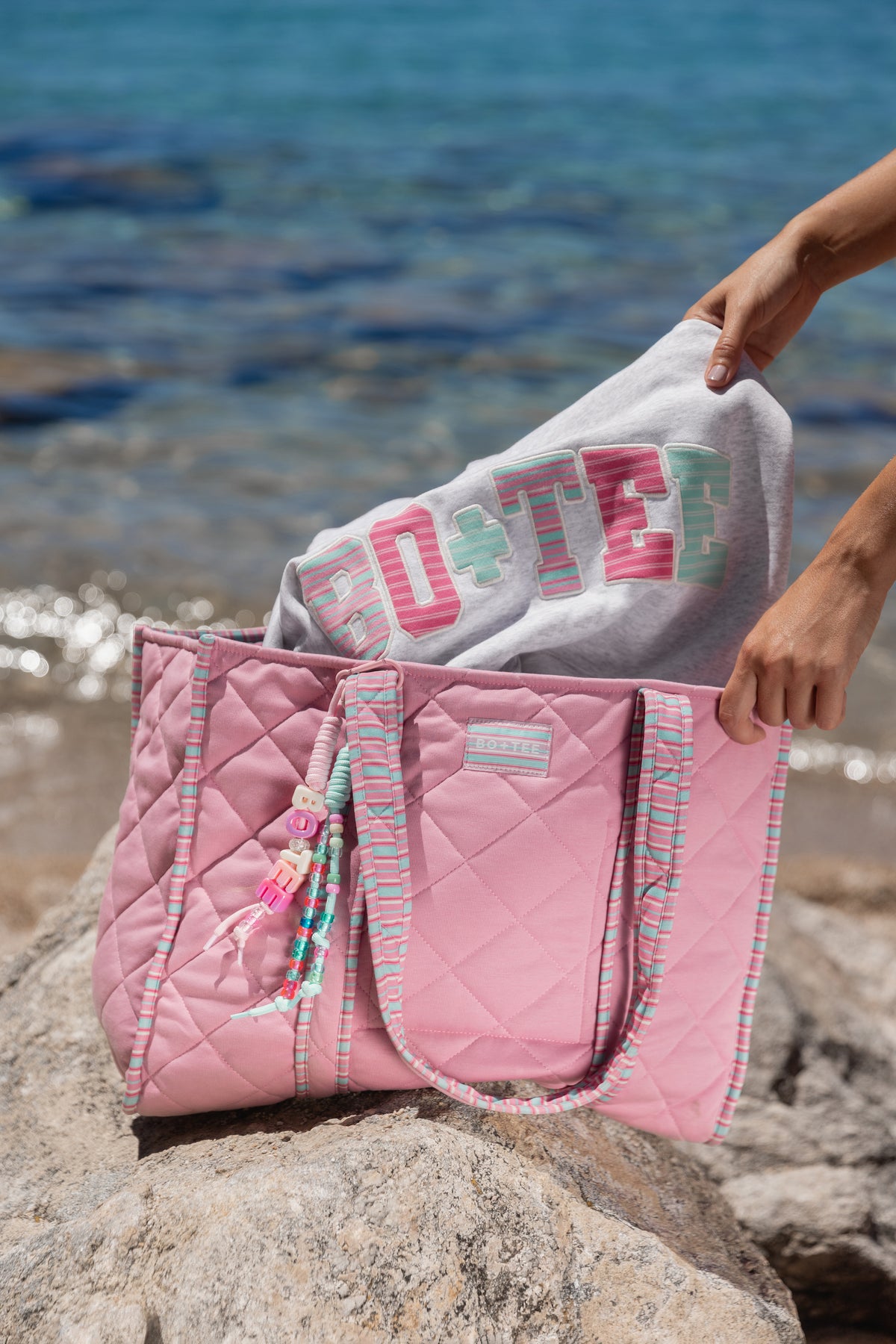 bo-and-tee-jersey-tote-bag-in-sweet-pink_BT16433SweetPink_7.jpg