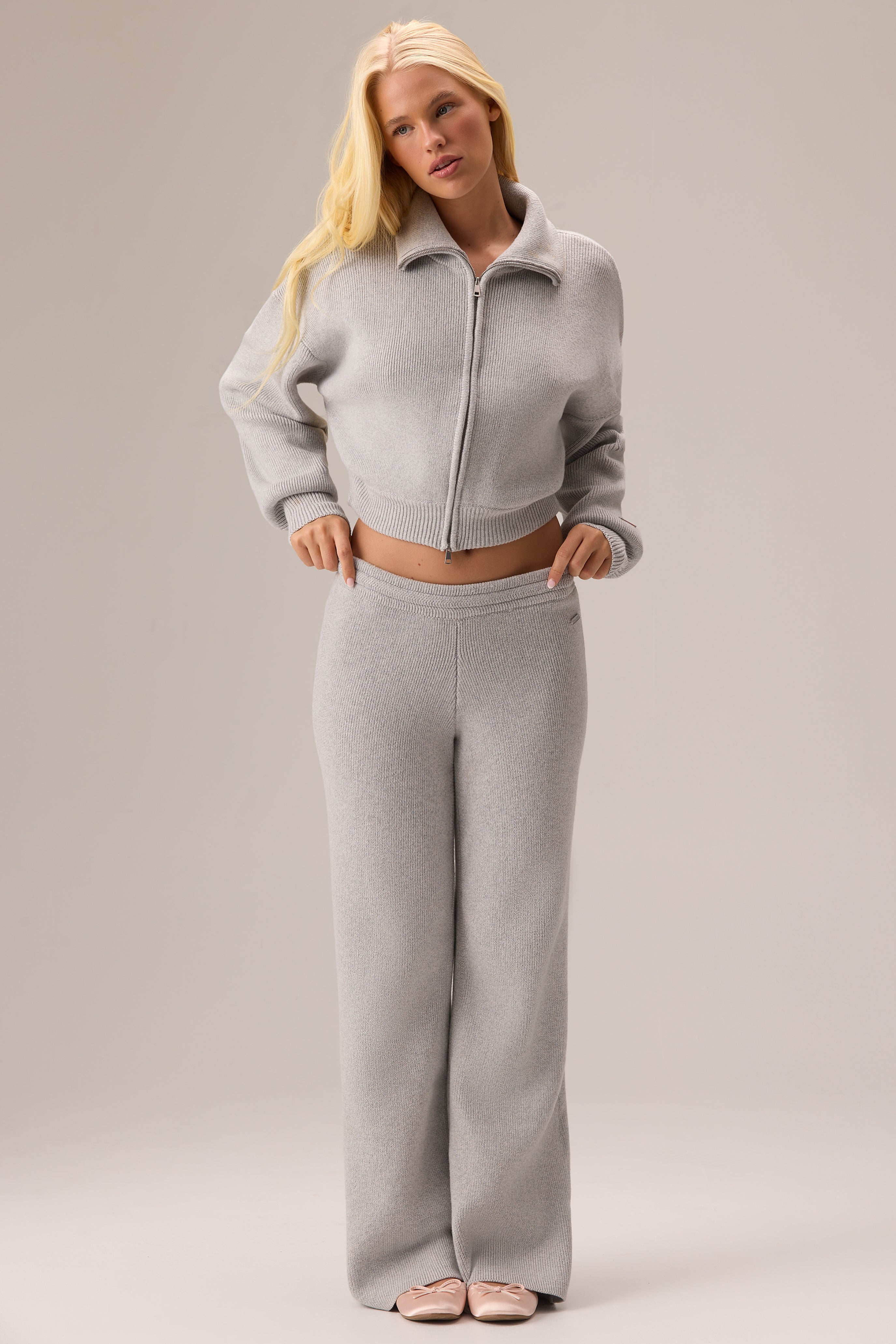 Ribbed Knit Zip-Up Sweatshirt in Pebble – Bo+Tee