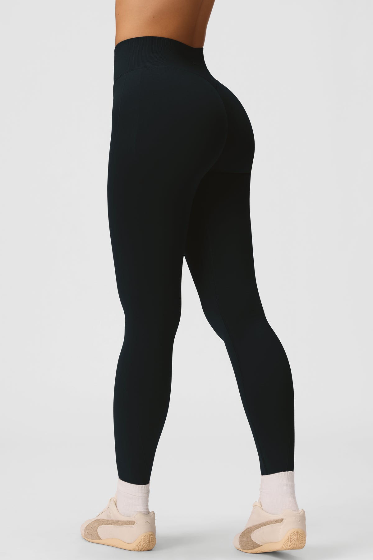 bo-and-tee-seamless-full-length-leggings-in-black_BT16468Black_7.jpg