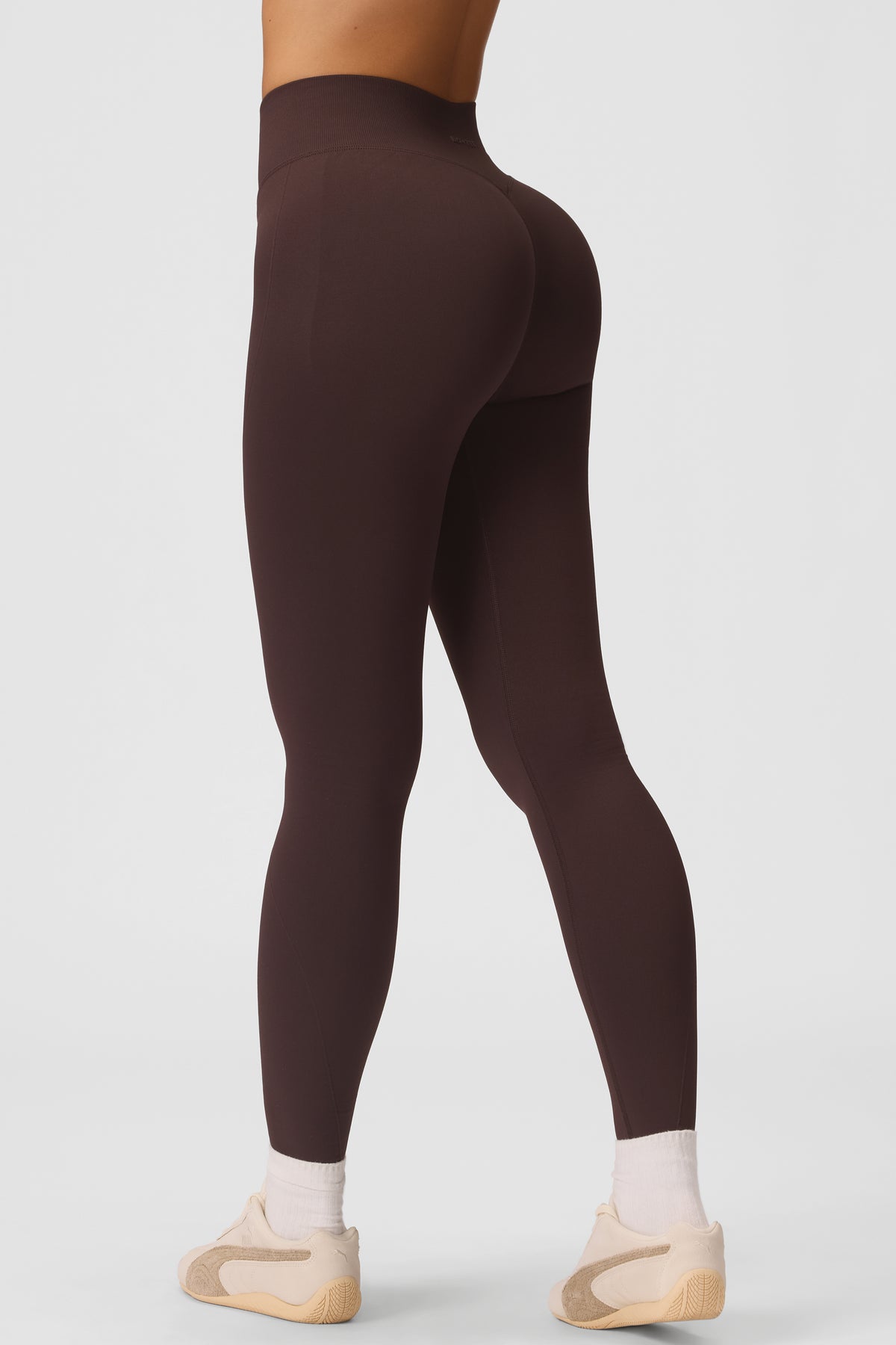 bo-and-tee-seamless-full-length-leggings-in-espresso_BT16468Espresso_7.jpg