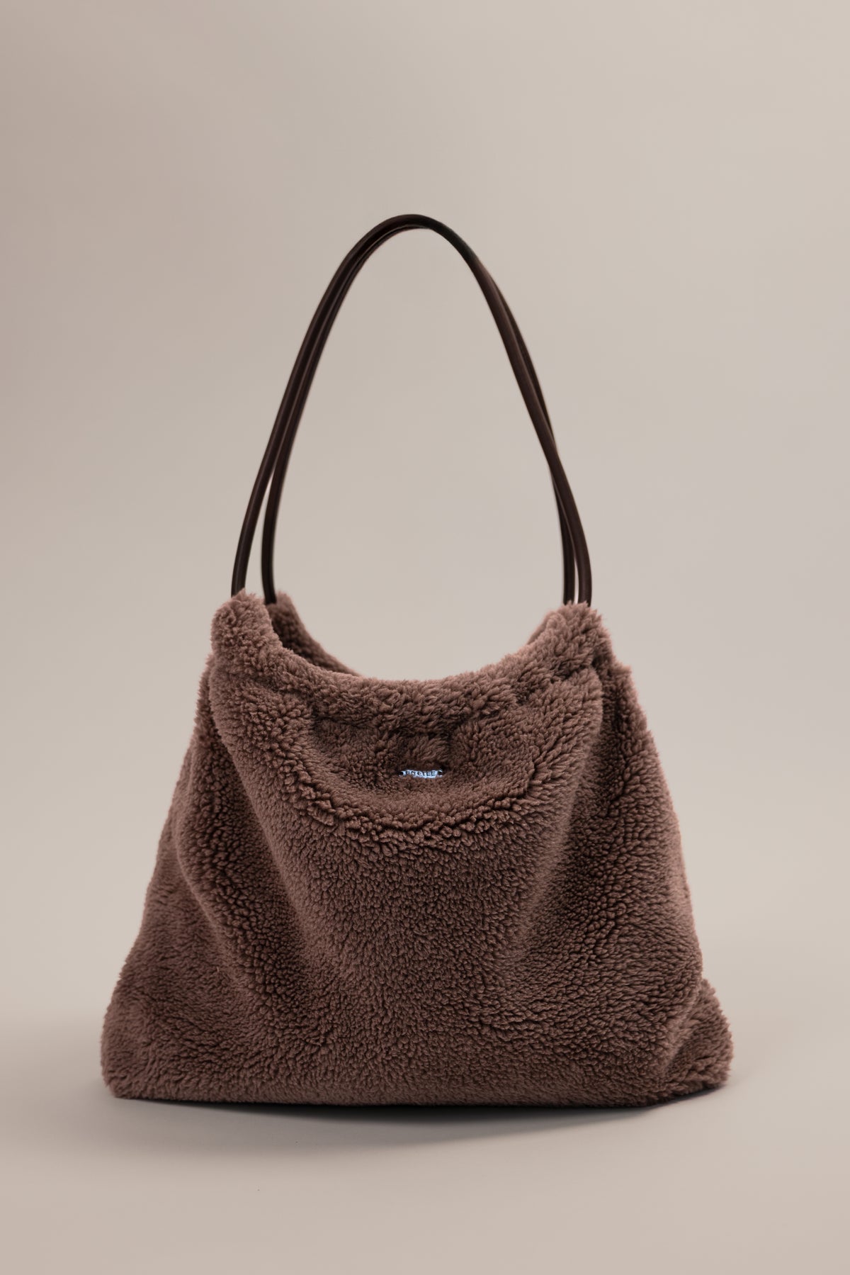 bo-and-tee-teddy-fleece-bag-in-chestnut_BT16332A1Praline_4.jpg