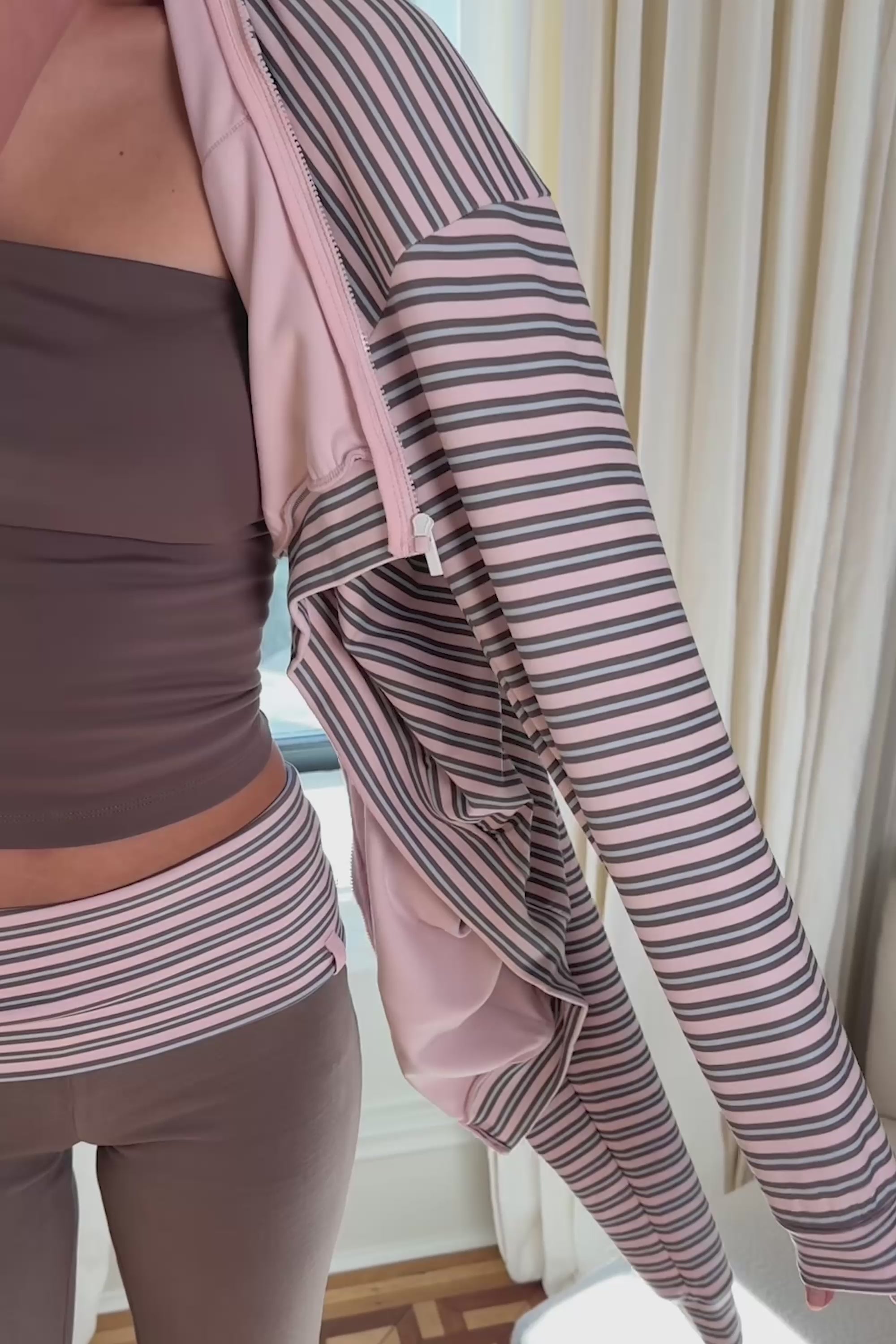 BT16480-PralineStripe_SofterDays_15.mp4