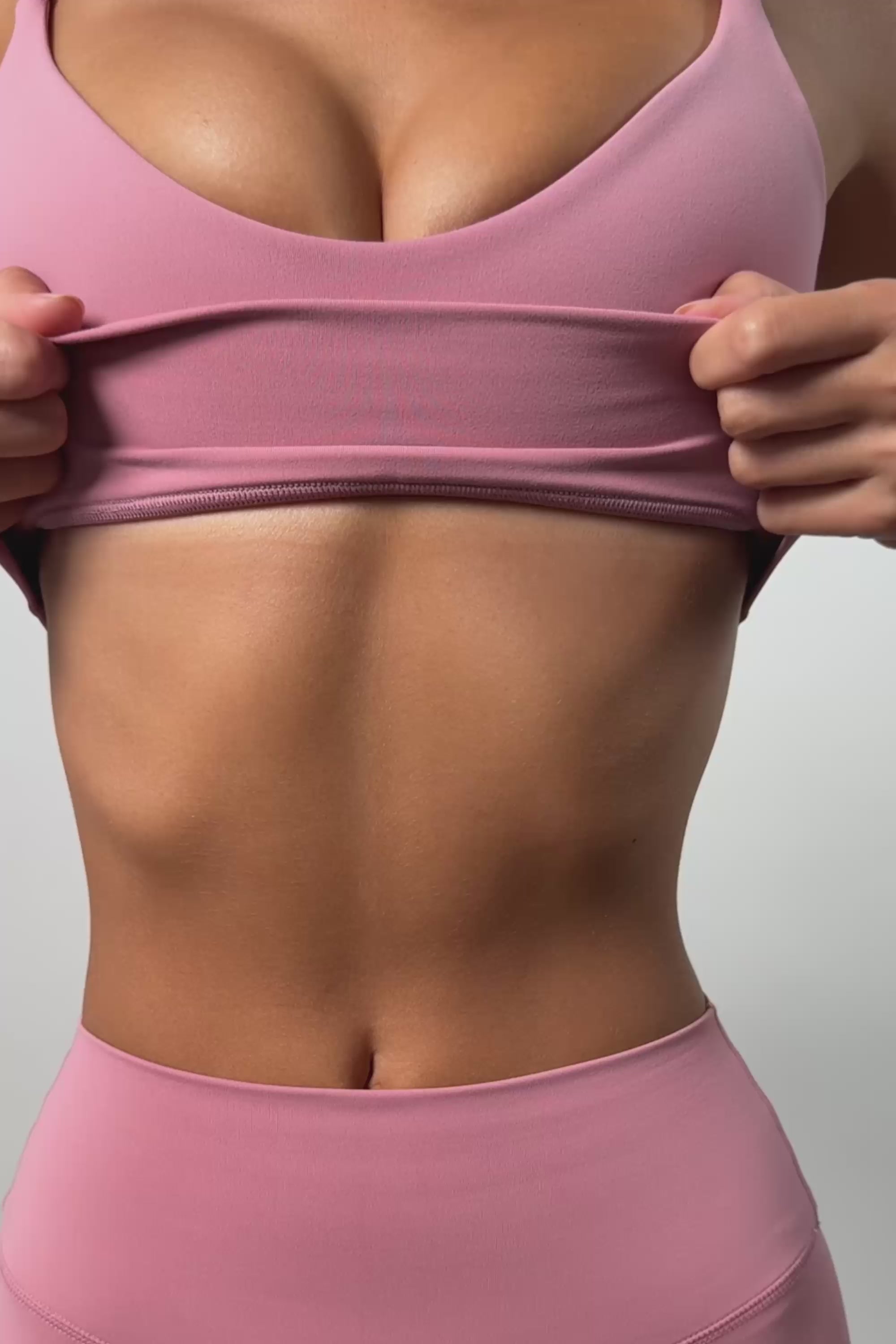 bo-and-tee-soft-active-scoop-neck-sports-bra-in-mauve_BT16472Mauve_15.mp4
