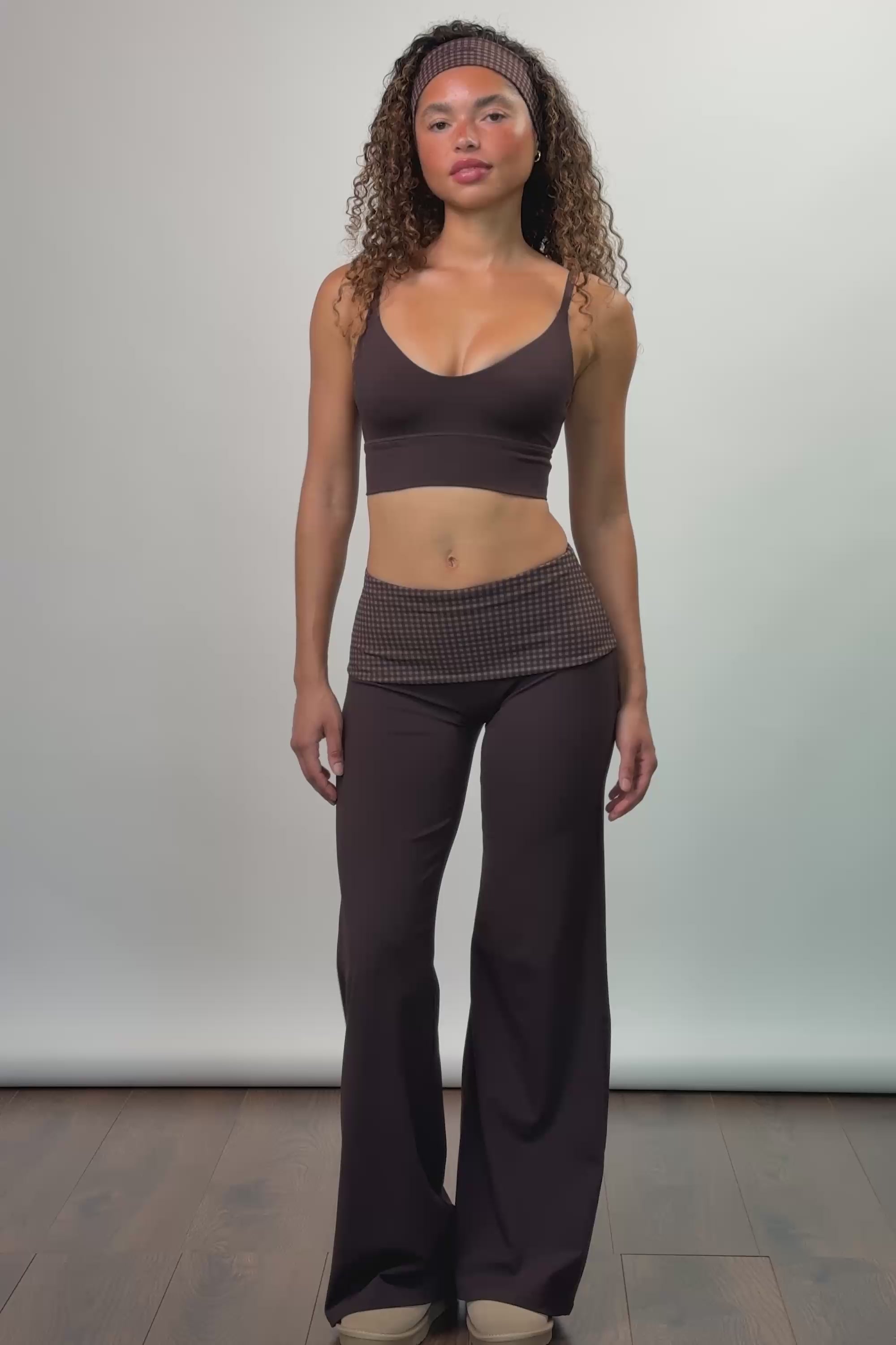 bo-and-tee-soft-active-wide-leg-trouser-in-espresso_BT16466Espresso_15.mp4