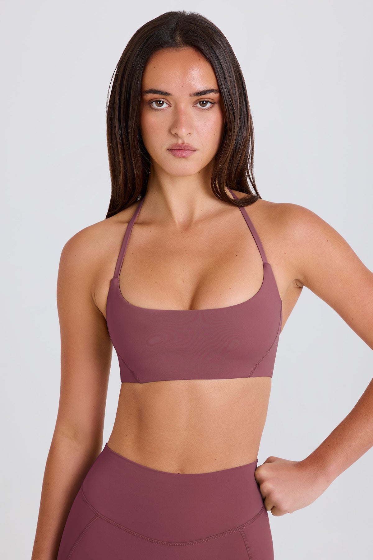 Scoop-Neck Halterneck Sports Bra in Acai