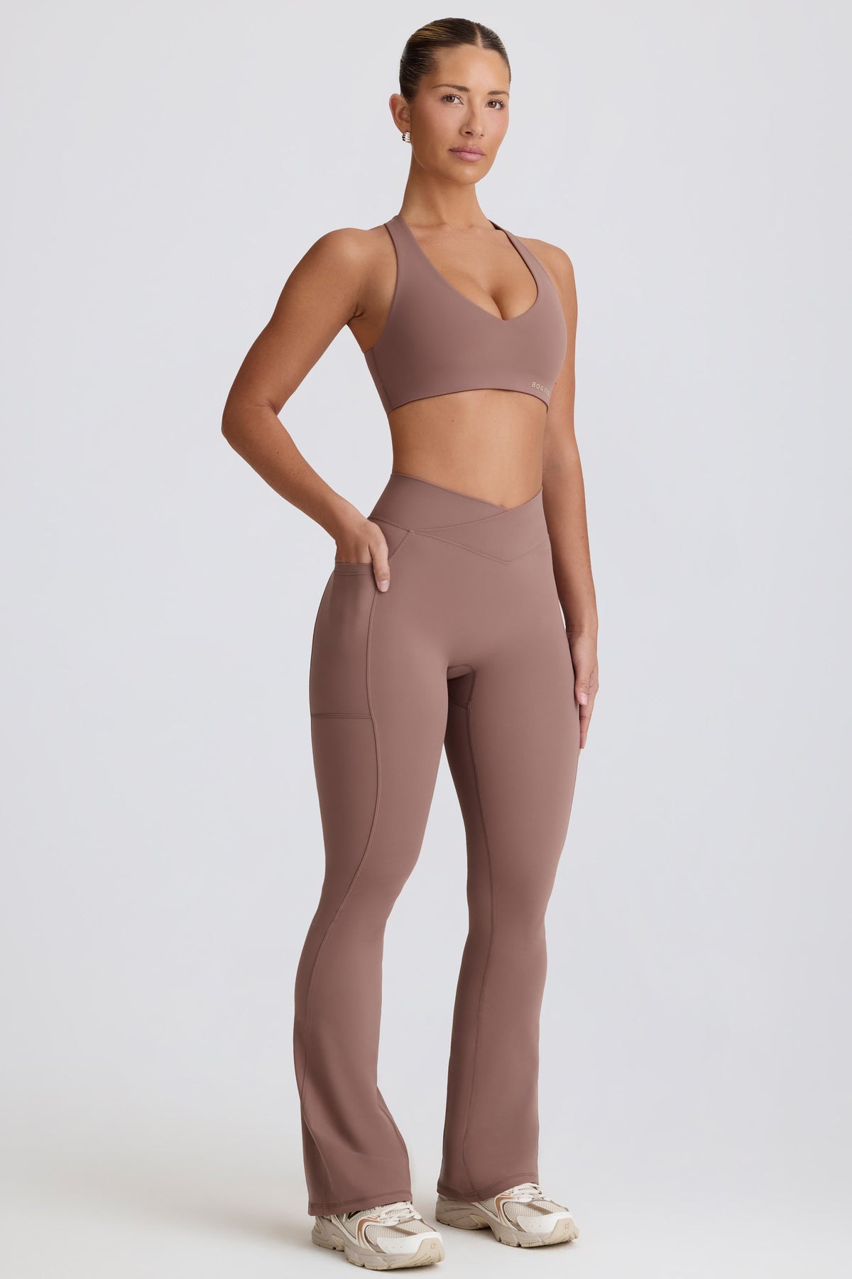 Soft Active V-Waist Pocket Flared Leggings in Mocha