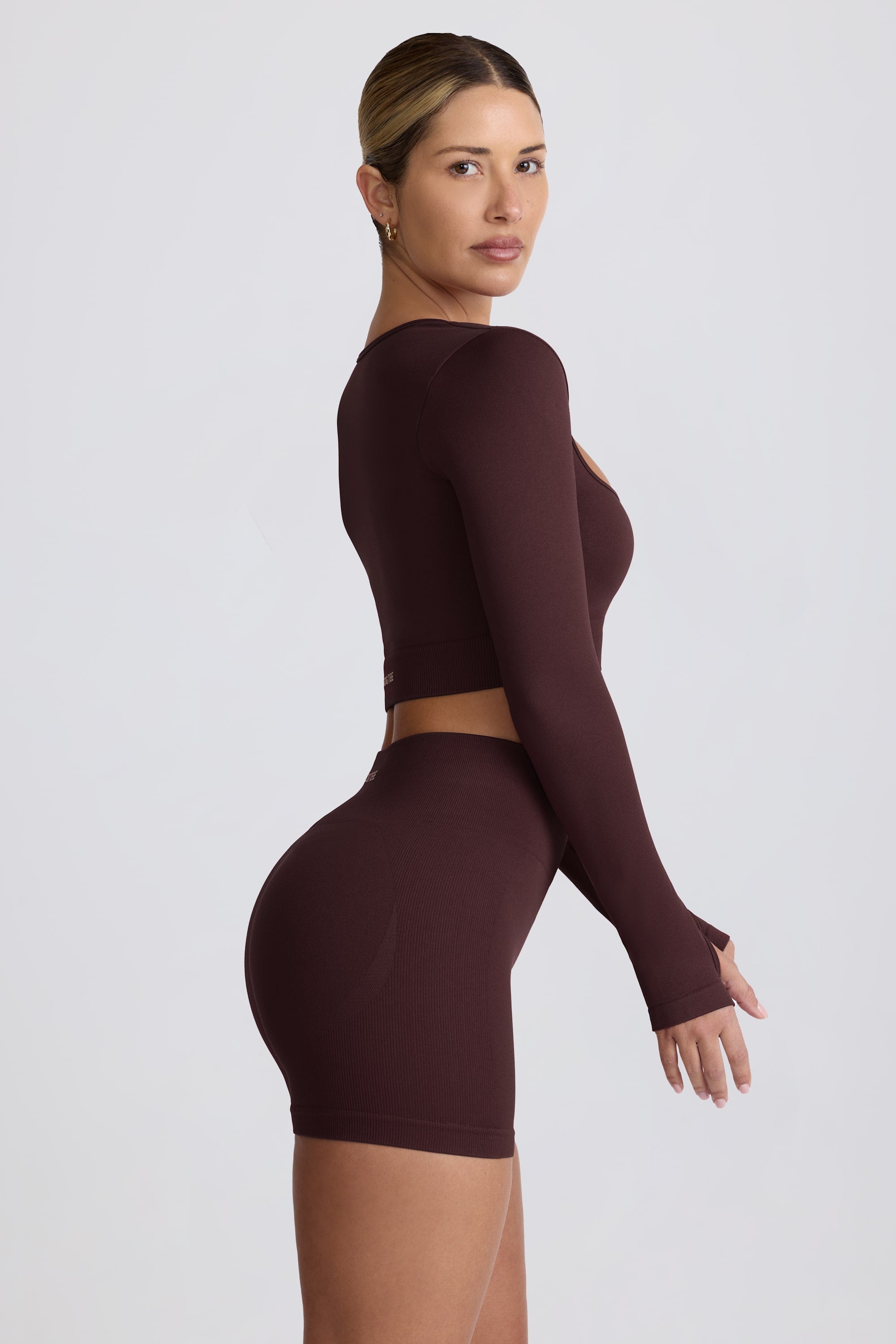 Super Sculpt Seamless Long-Sleeve Crop Top in Chocolate – Bo+Tee
