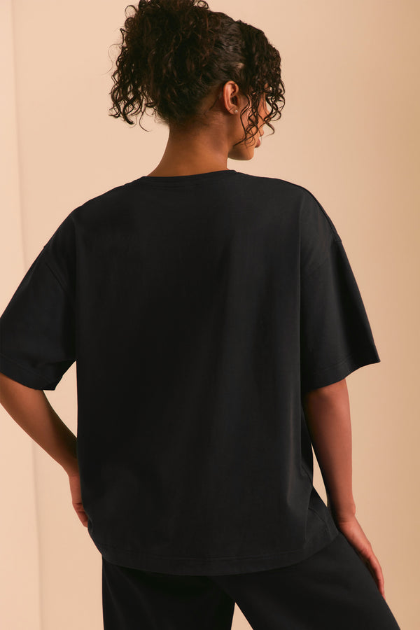 Ease - Oversized Short Sleeve T-Shirt in Black