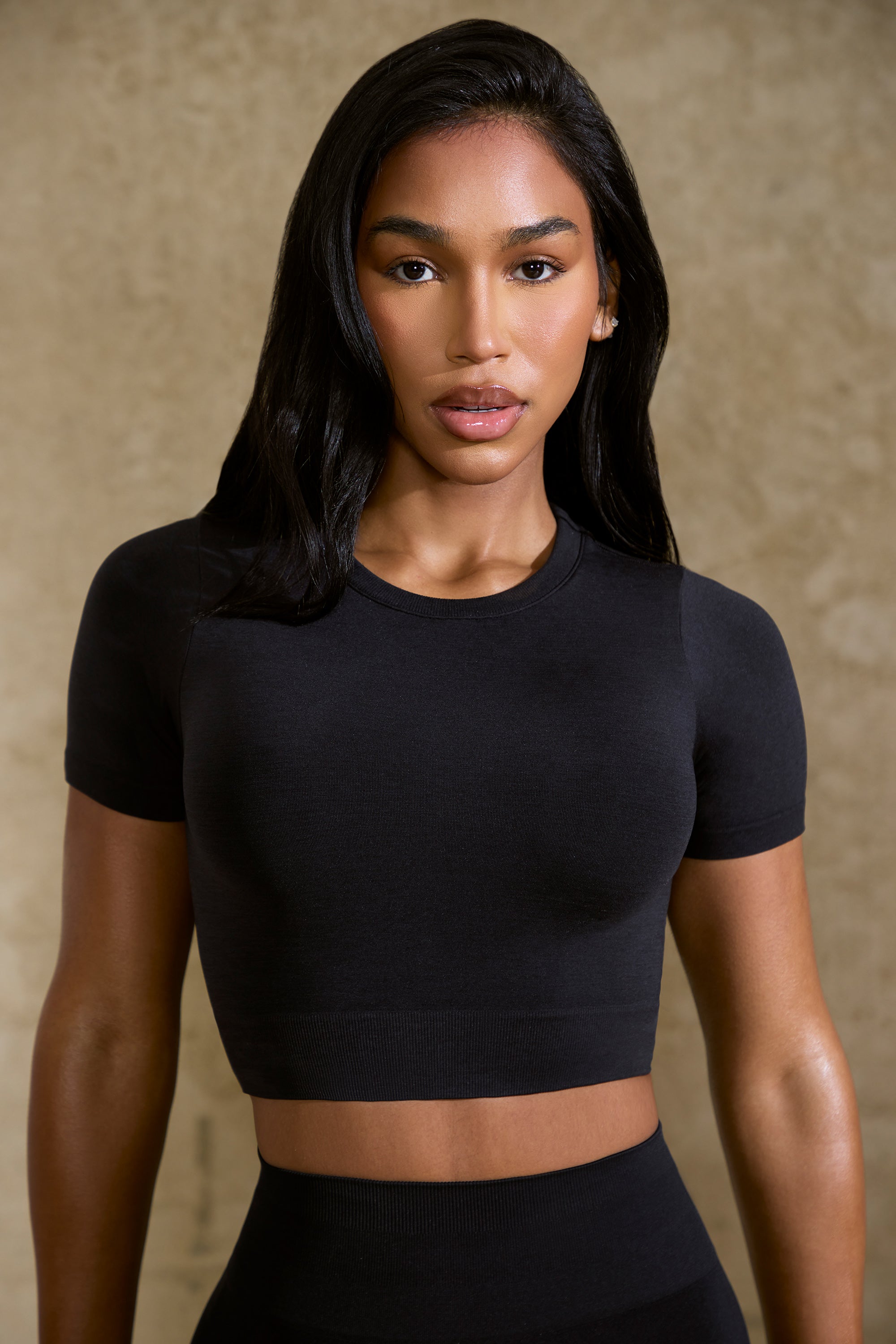 Excel -Define Luxe Baby Tee Crop Top in Black